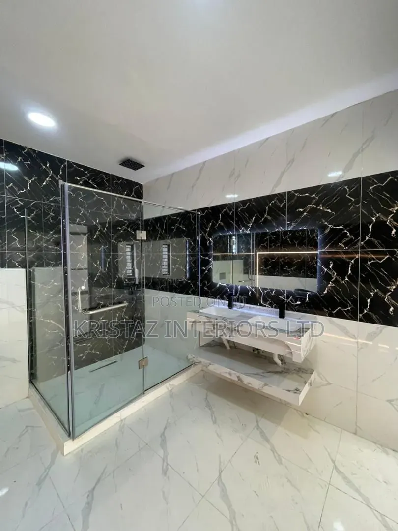 5bdrm Duplex in Lekki Phase 2 for sale in Lekki Phase 2