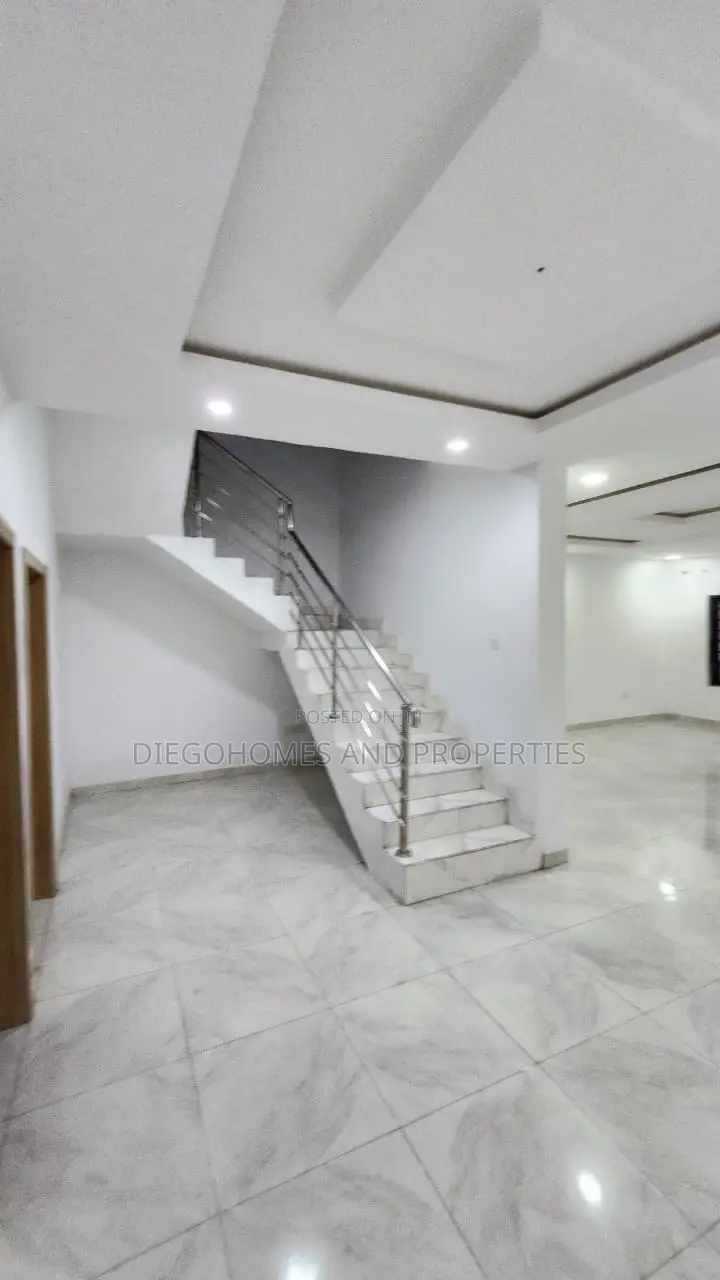 3bdrm Duplex in Isheri North for sale in Isheri North