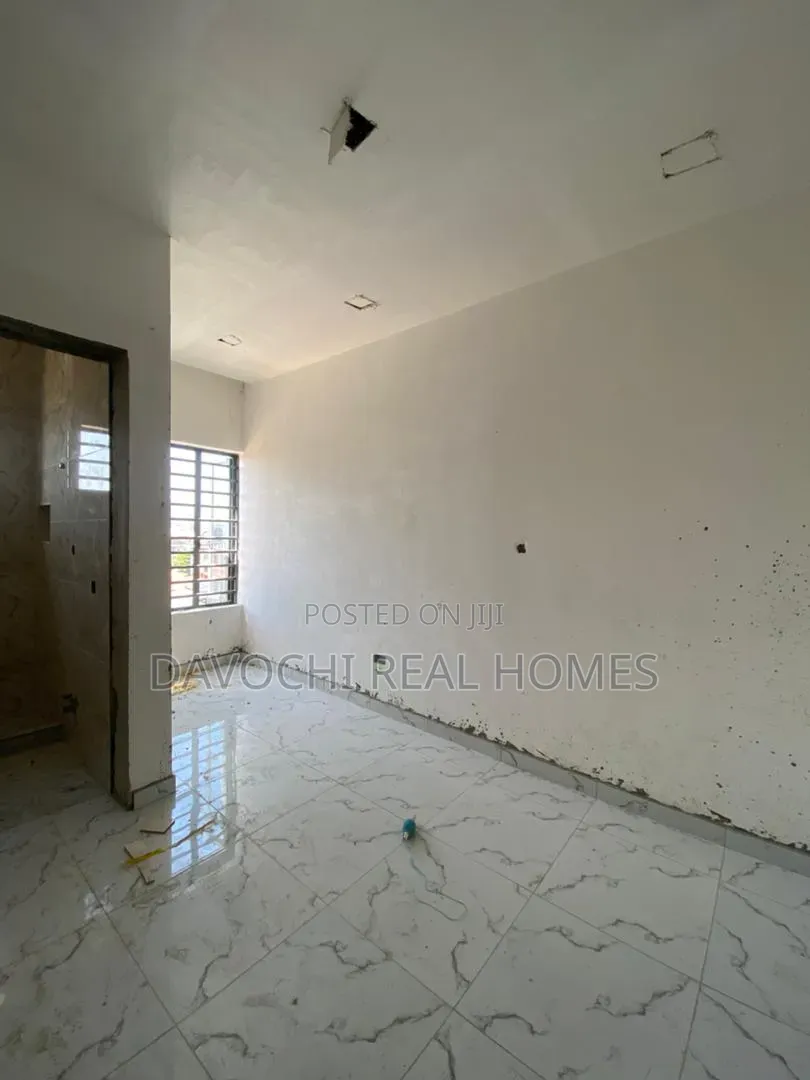3bdrm Apartment in Ikate for sale in Ikate