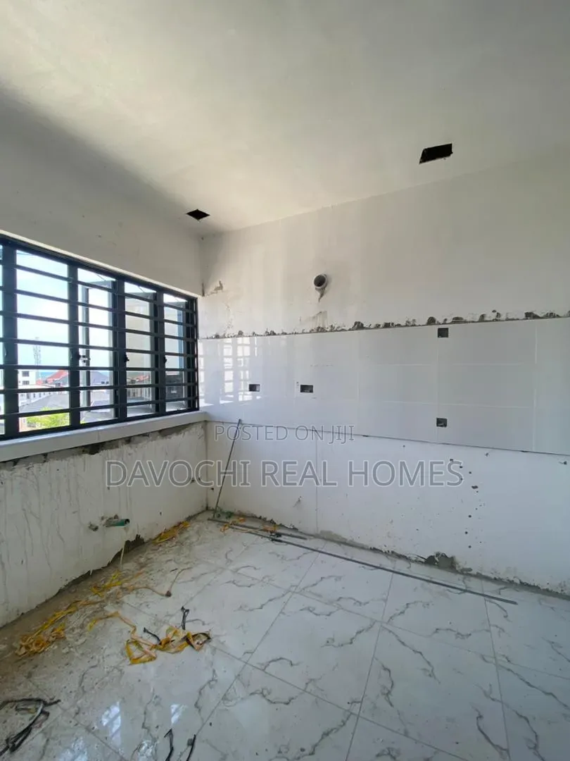 3bdrm Apartment in Ikate for sale in Ikate