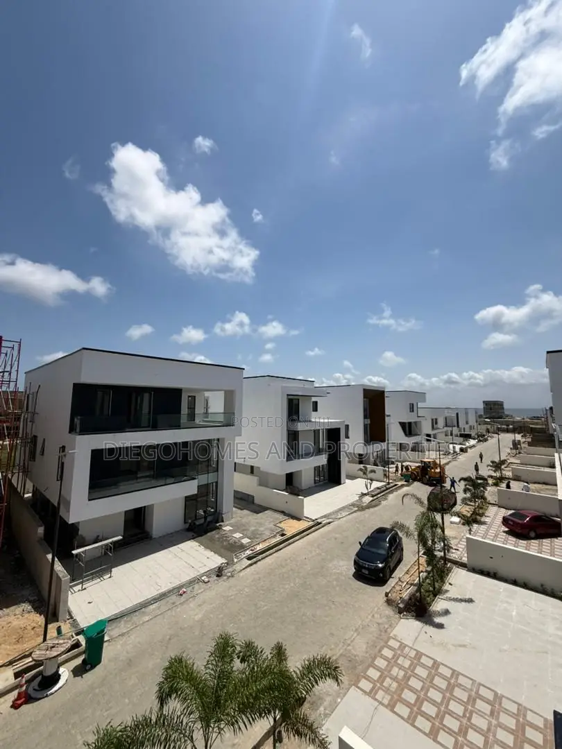 5bdrm Duplex in Lekki Phase 1 for sale in Lekki Phase 1