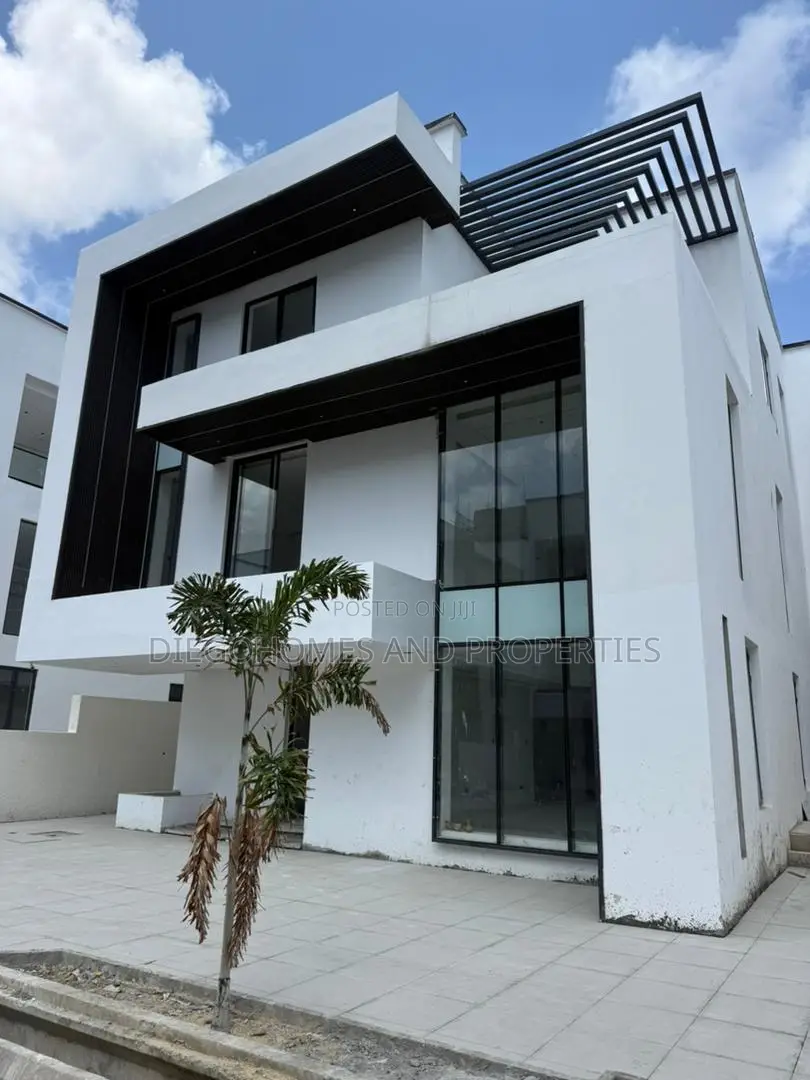 5bdrm Duplex in Lekki Phase 1 for sale in Lekki Phase 1
