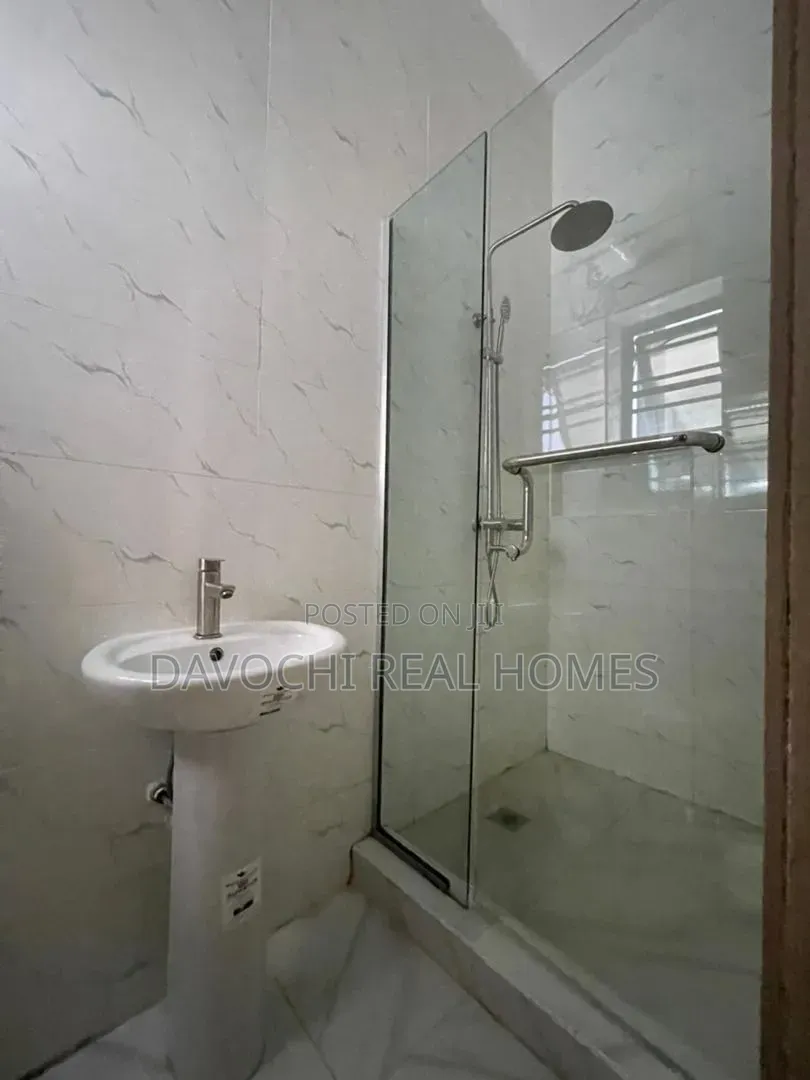 4bdrm Duplex in Lekki Phase 1 for sale in Lekki Phase 1