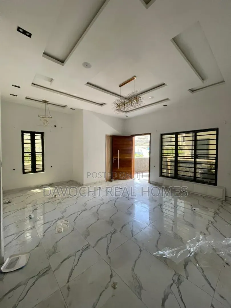 4bdrm Duplex in Lekki Phase 1 for sale in Lekki Phase 1
