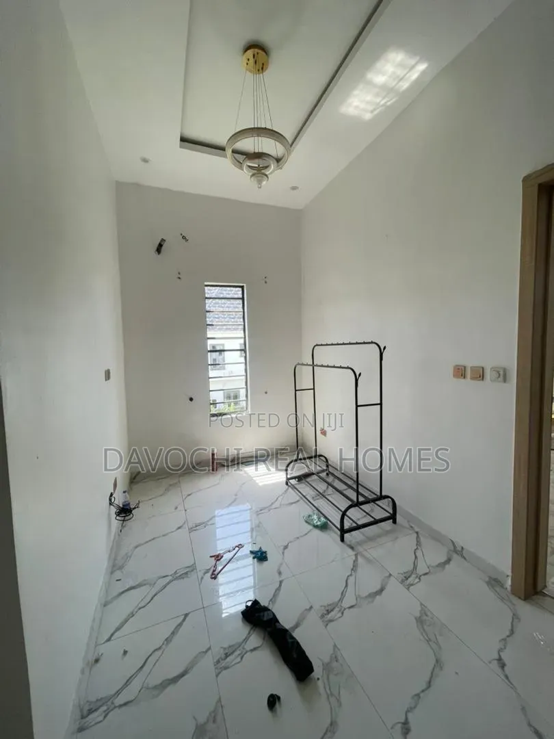 4bdrm Duplex in Lekki Phase 1 for sale in Lekki Phase 1