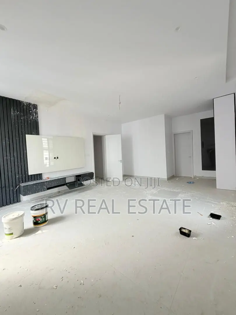 5bdrm Duplex in Adeniyi Jones for sale in Adeniyi Jones
