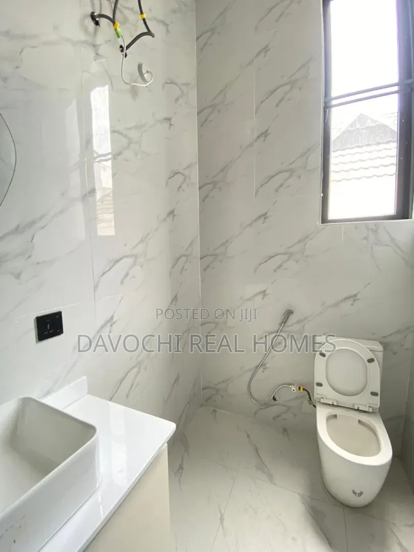 6bdrm Duplex in Lekki Phase 1 for sale in Lekki Phase 1