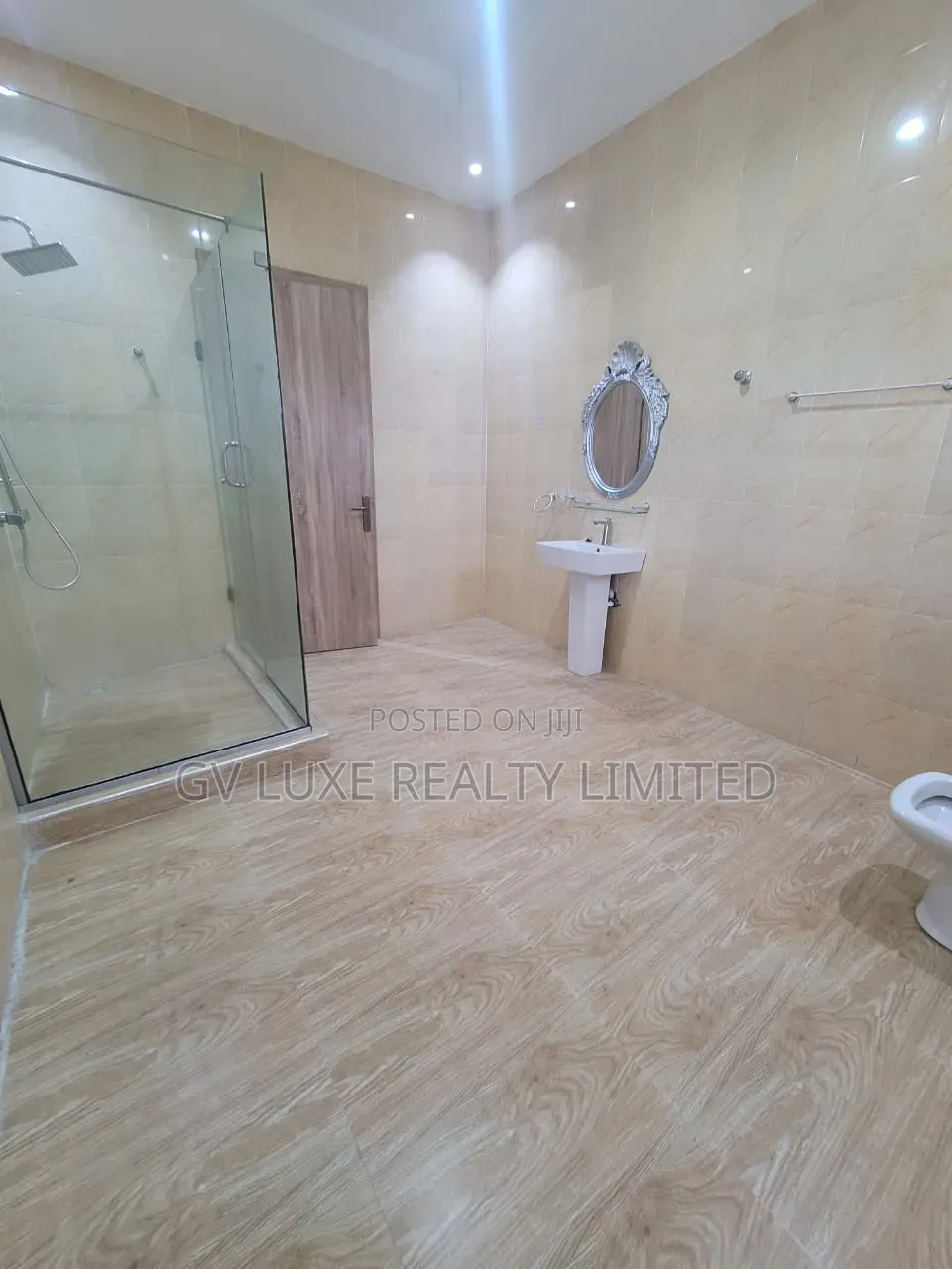 5bdrm Apartment in Lekki 1 for rent in Lekki Phase 1