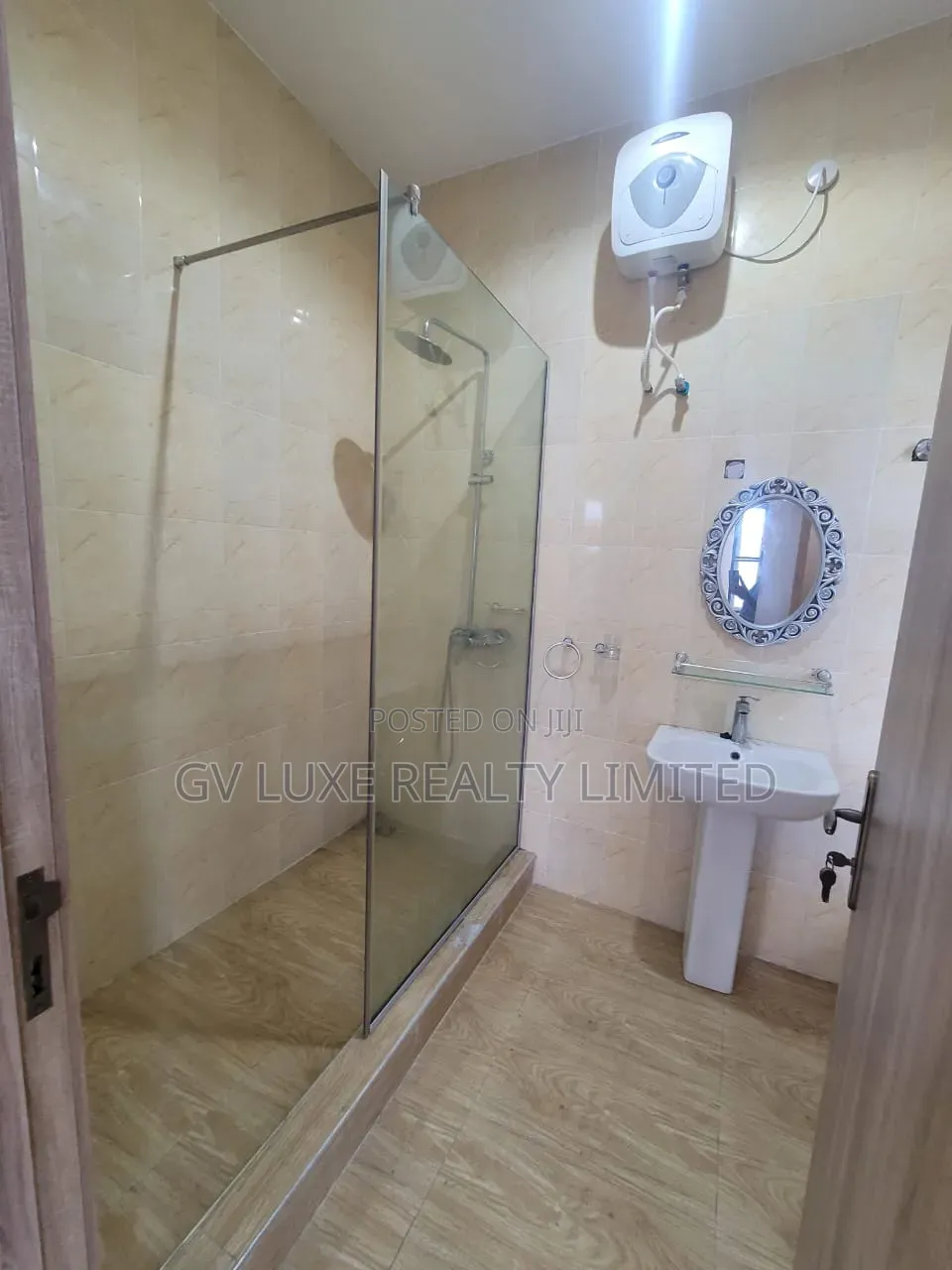 5bdrm Apartment in Lekki 1 for rent in Lekki Phase 1