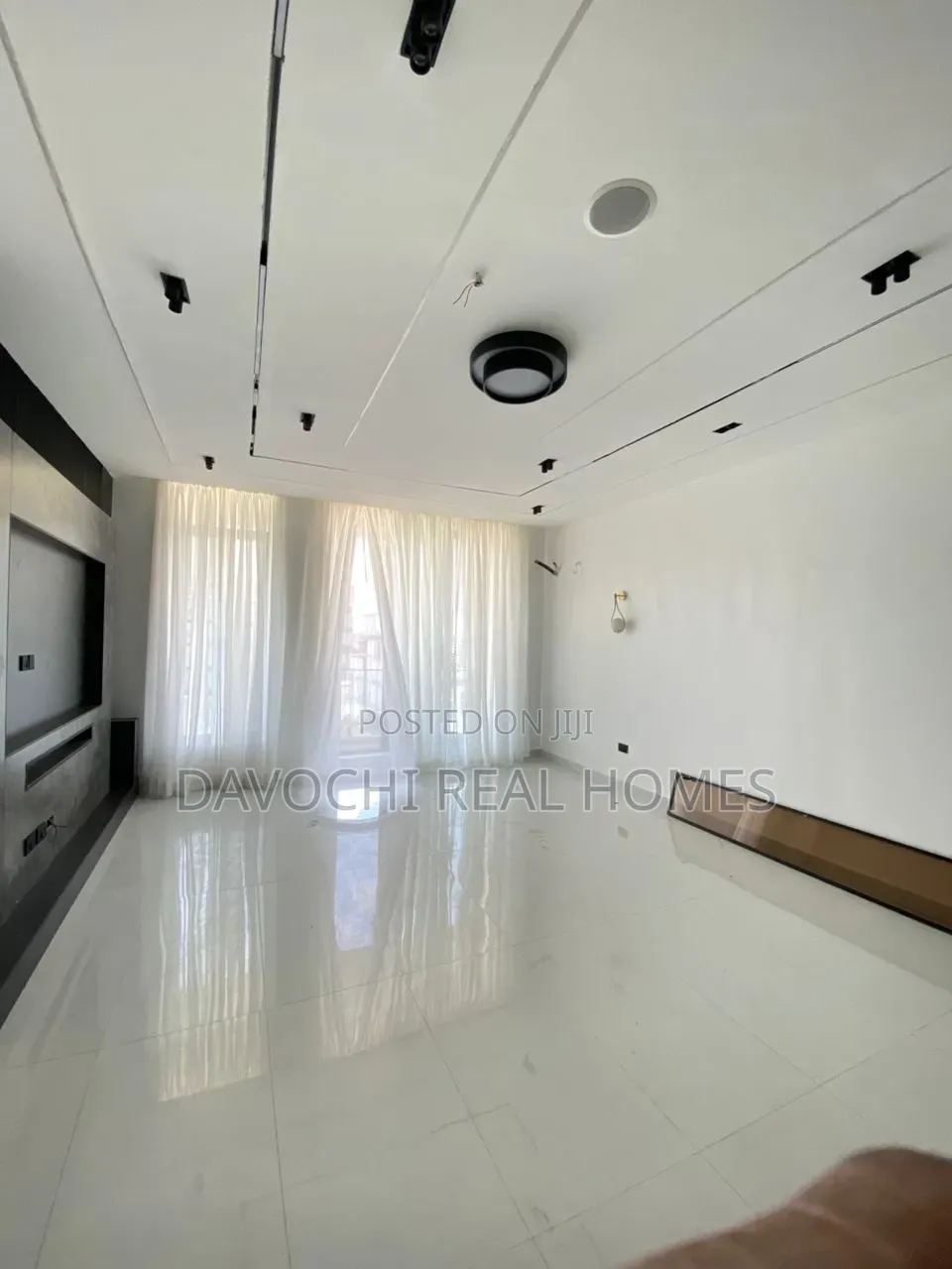 5bdrm Duplex in Lekki Phase 1 for sale in Lekki Phase 1