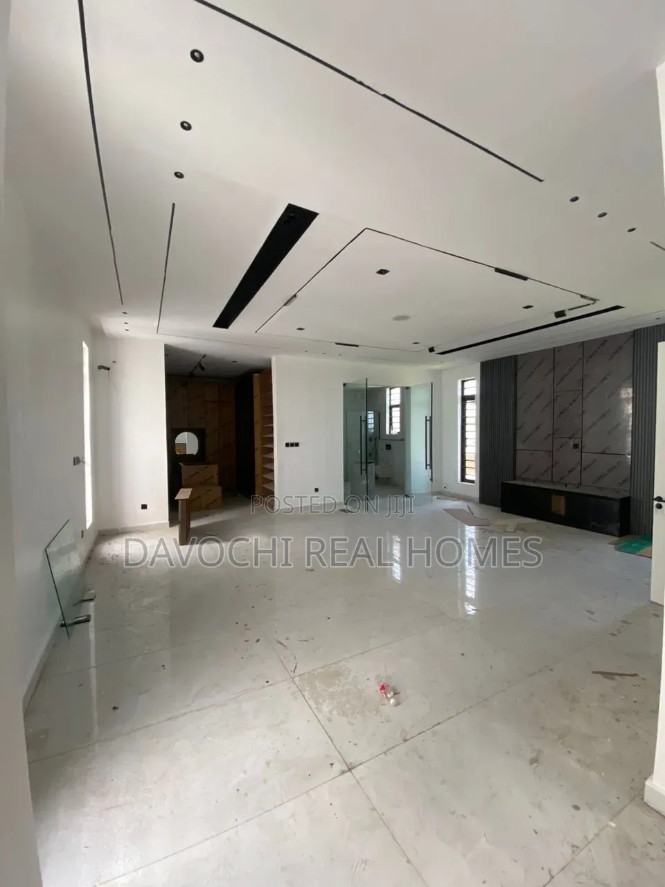 5bdrm Duplex in Ikate for sale in Ikate