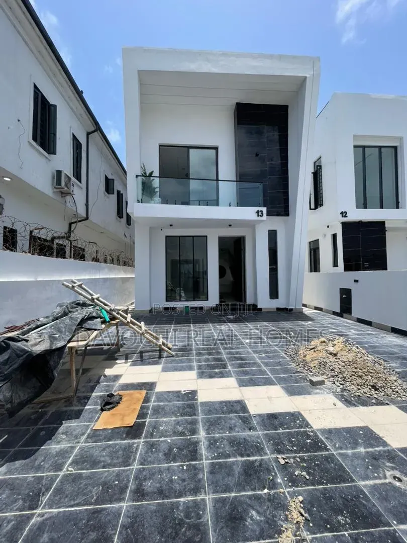 4bdrm Duplex in Lekki Phase 1 for sale in Lekki Phase 1