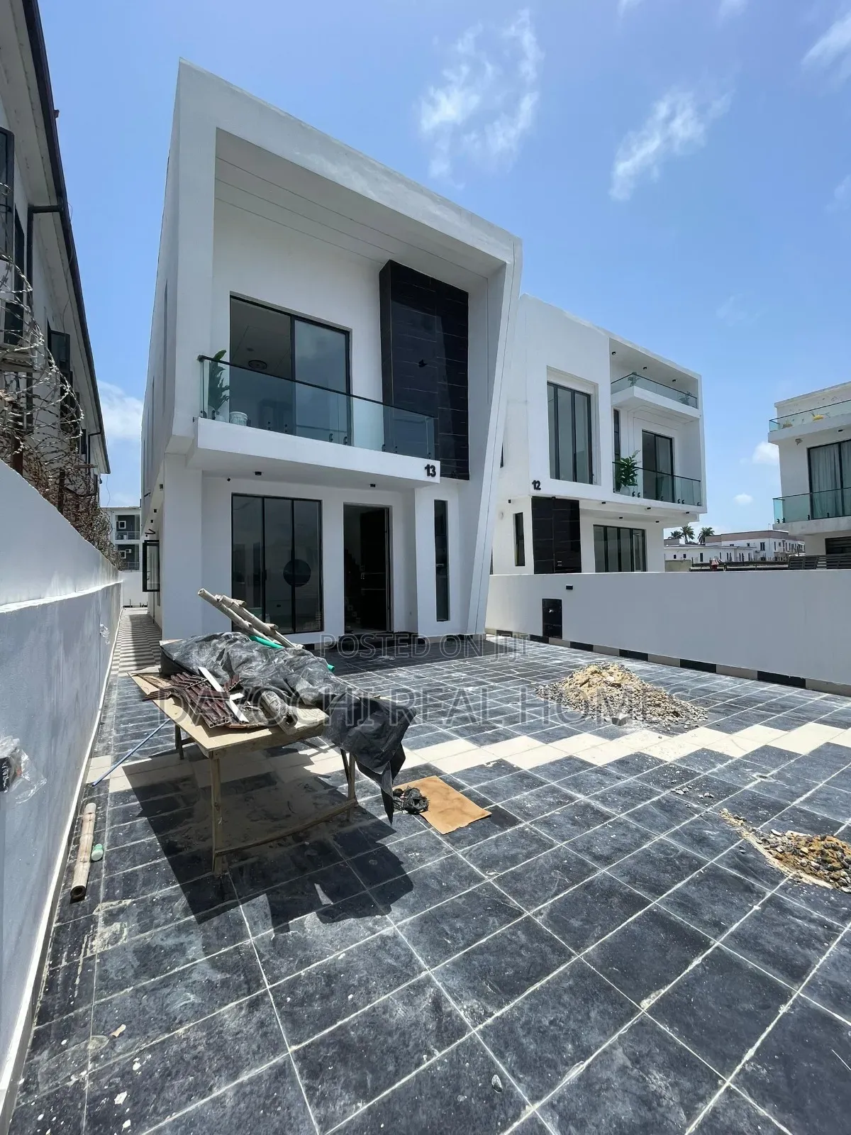 4bdrm Duplex in Lekki Phase 1 for sale in Lekki Phase 1