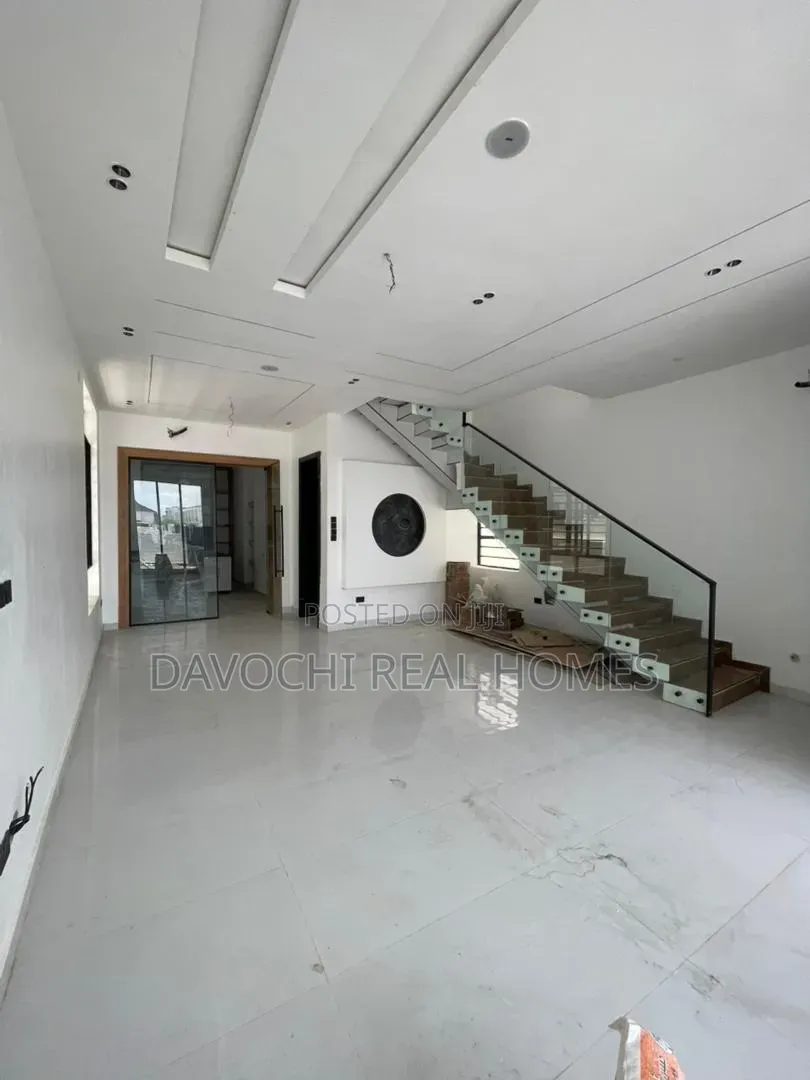 4bdrm Duplex in Lekki Phase 1 for sale in Lekki Phase 1