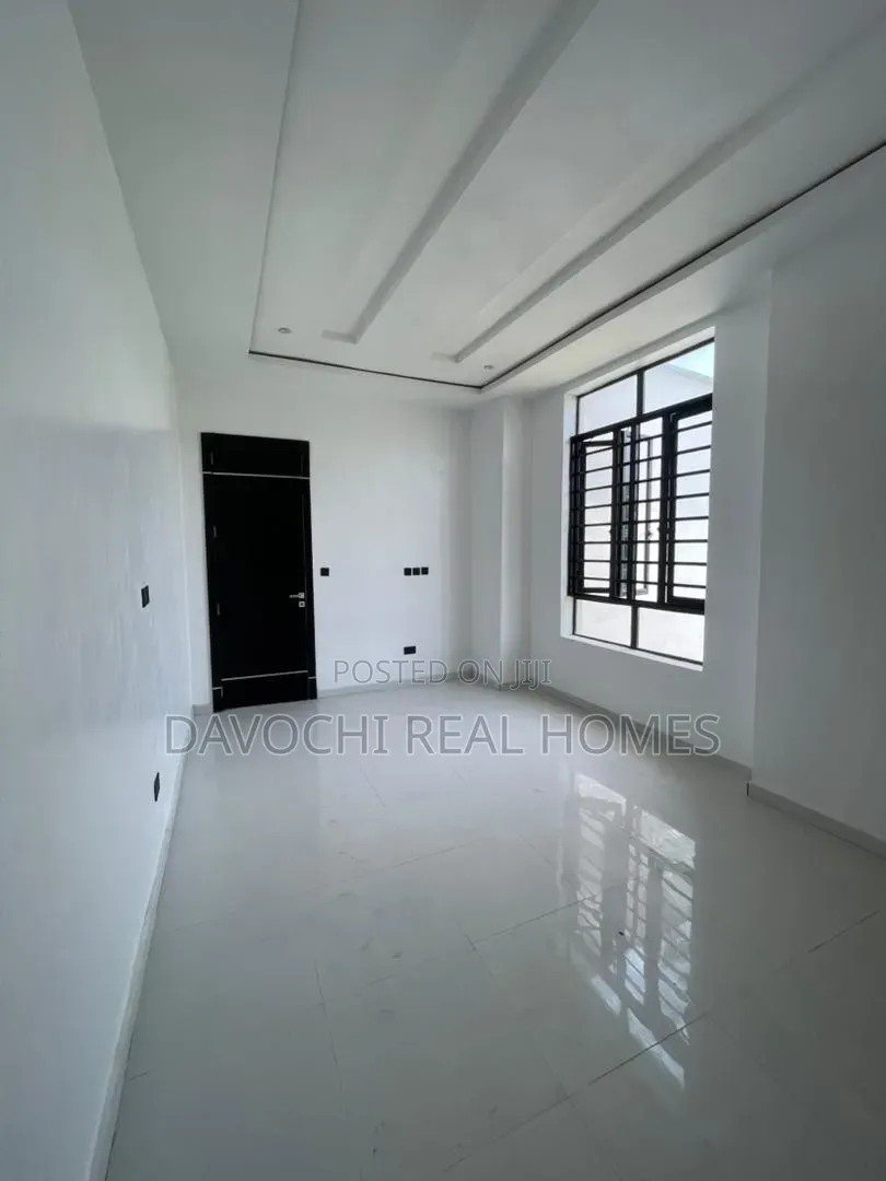 4bdrm Duplex in Lekki Phase 1 for sale in Lekki Phase 1