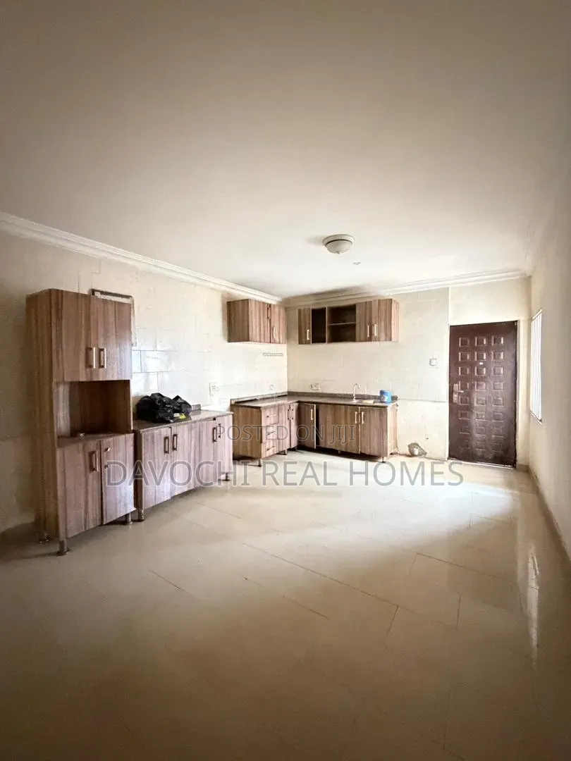4bdrm Duplex in Ikota for sale in Ikota