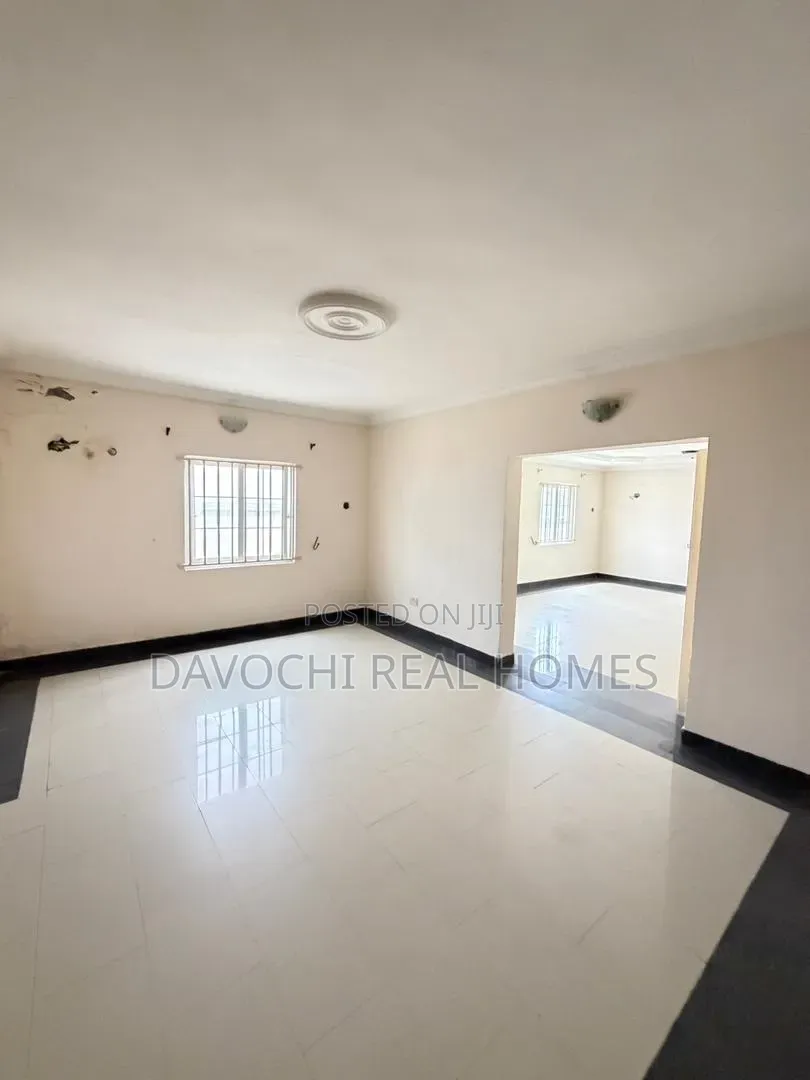 4bdrm Duplex in Ikota for sale in Ikota