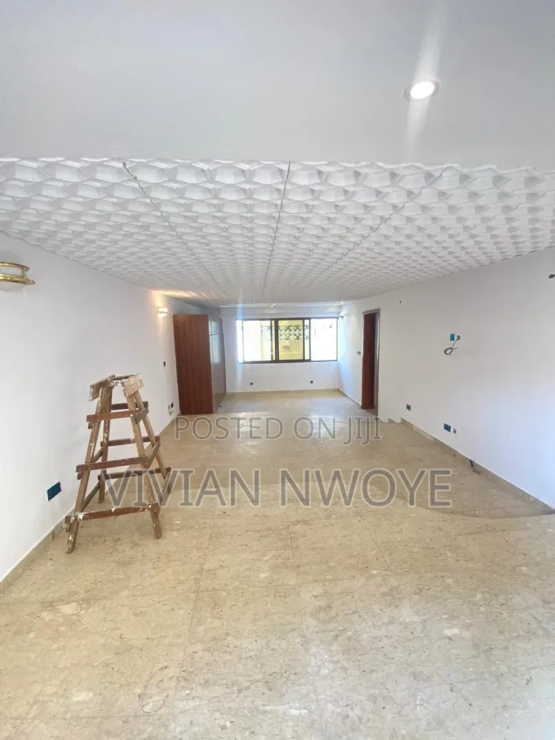 2bdrm Block of Flats in Ademola Adetokunbo for rent in Ademola Adetokunbo