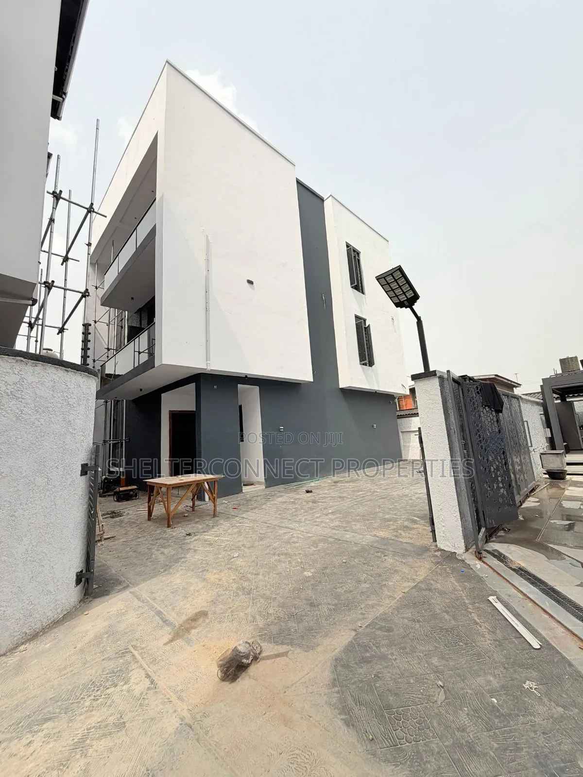 5bdrm Duplex in Adeniyi Jones for sale in Adeniyi Jones