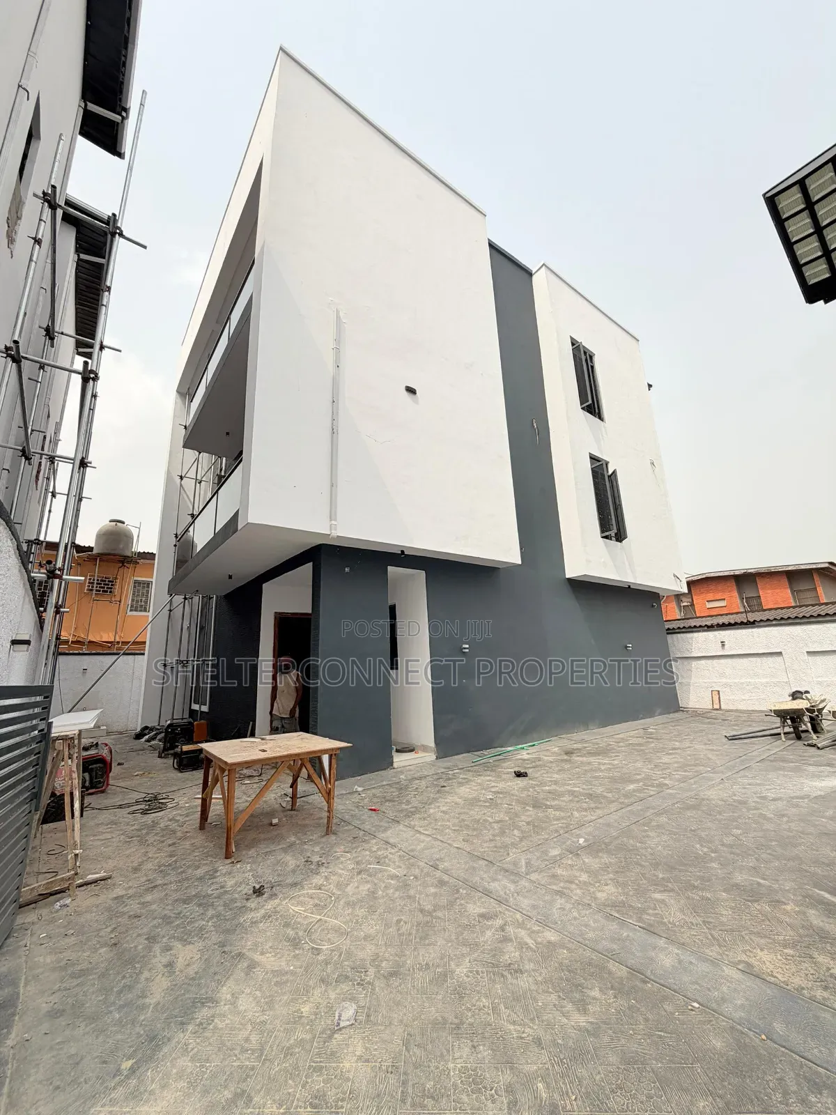 5bdrm Duplex in Adeniyi Jones for sale in Adeniyi Jones