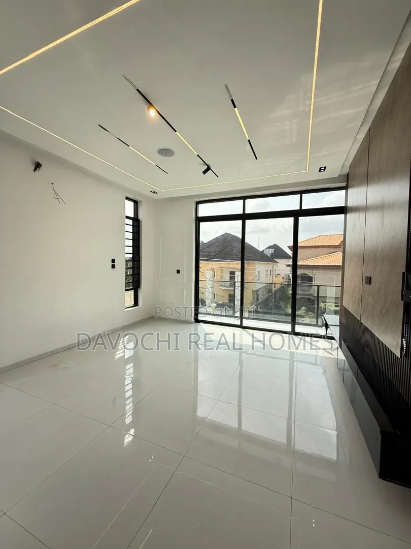 5bdrm Duplex in Sangotedo for sale in Sangotedo