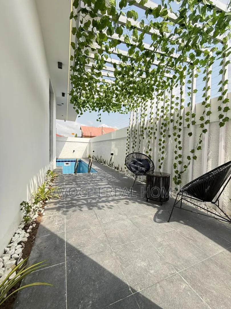5bdrm Duplex in Sangotedo for sale in Sangotedo