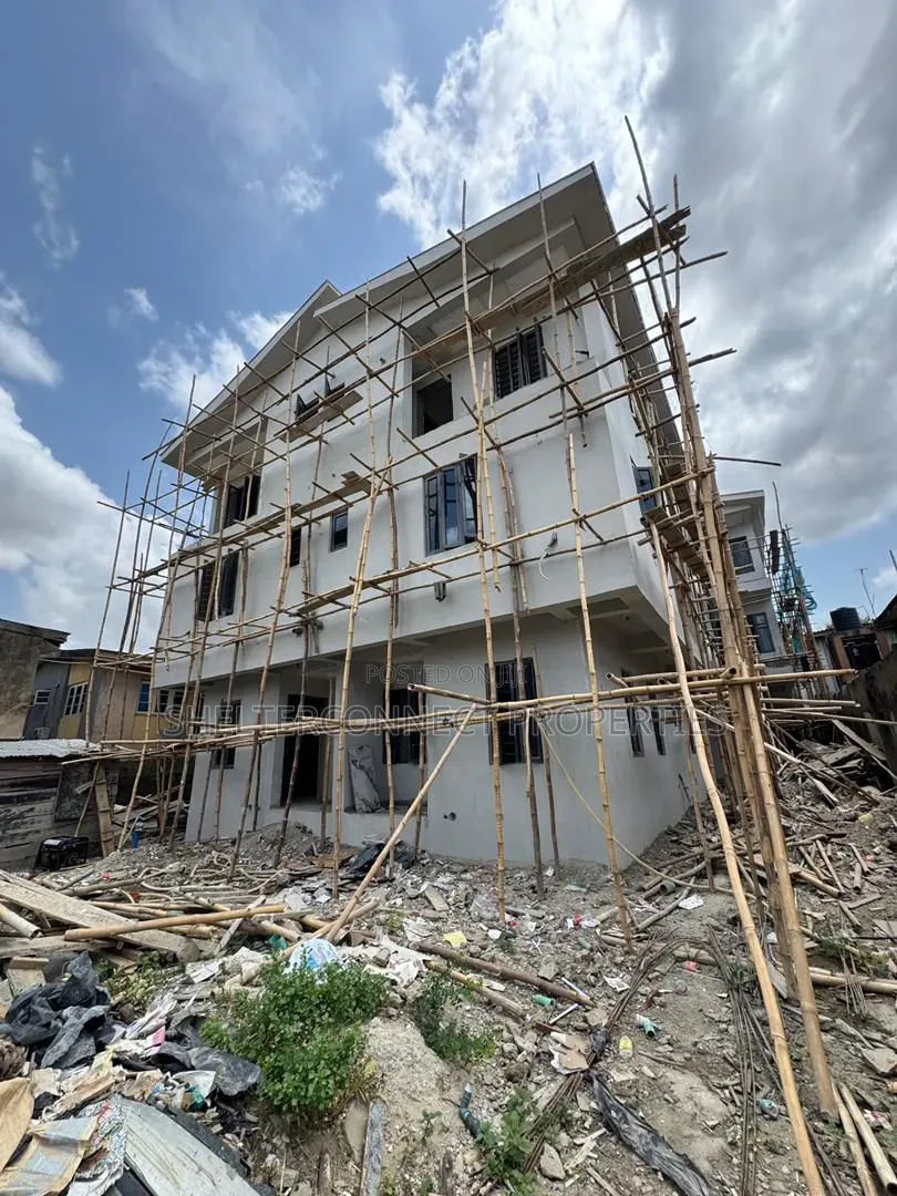 4bdrm Duplex in Ifako-Gbagada for sale in Ifako-Gbagada