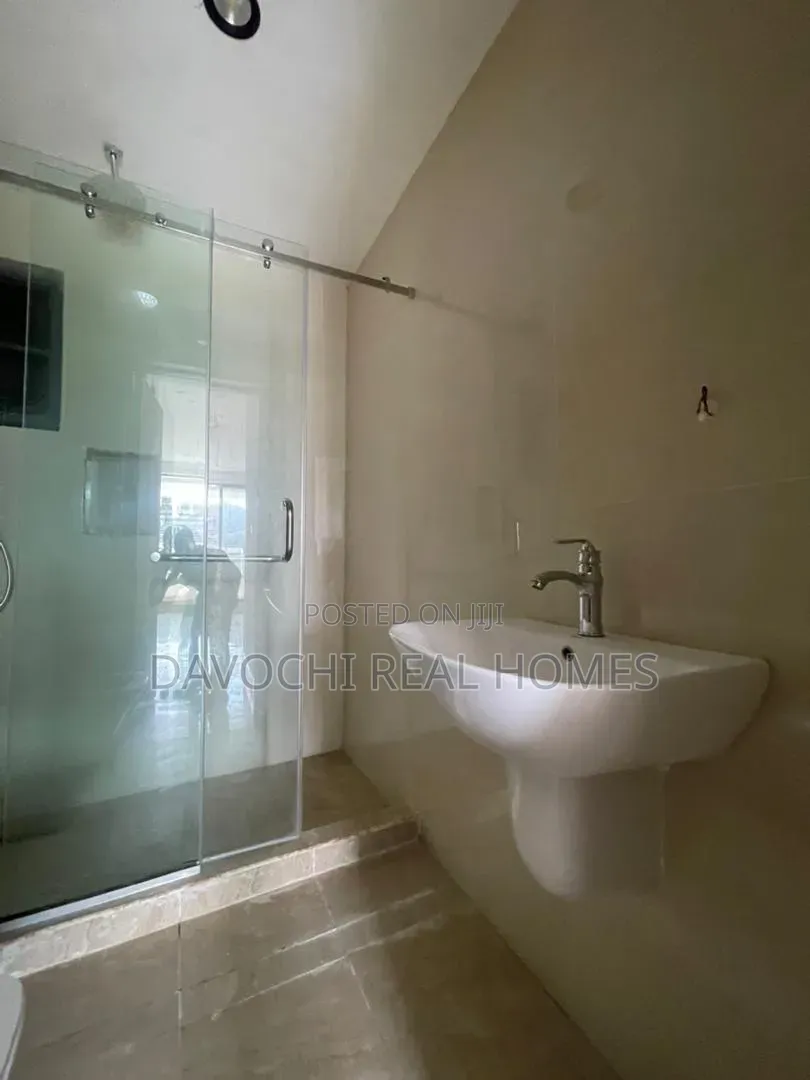 2bdrm Apartment in Ikate for sale in Ikate