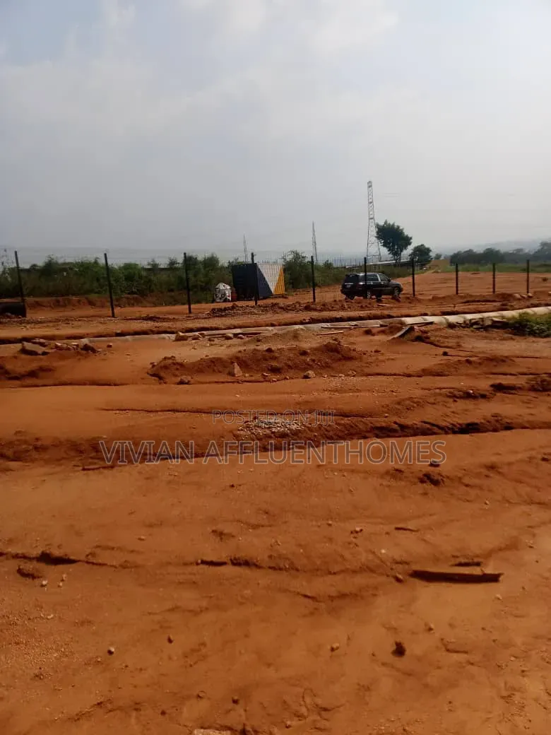 250sqm of Estate Plot: Luxury 5 Bedrm Terrace Duplex+2 Sitting Rms+1bq in Katampe Extension