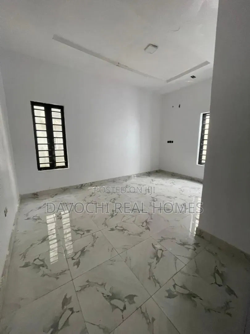 4bdrm Duplex in Lekki Phase 1 for sale in Lekki Phase 1