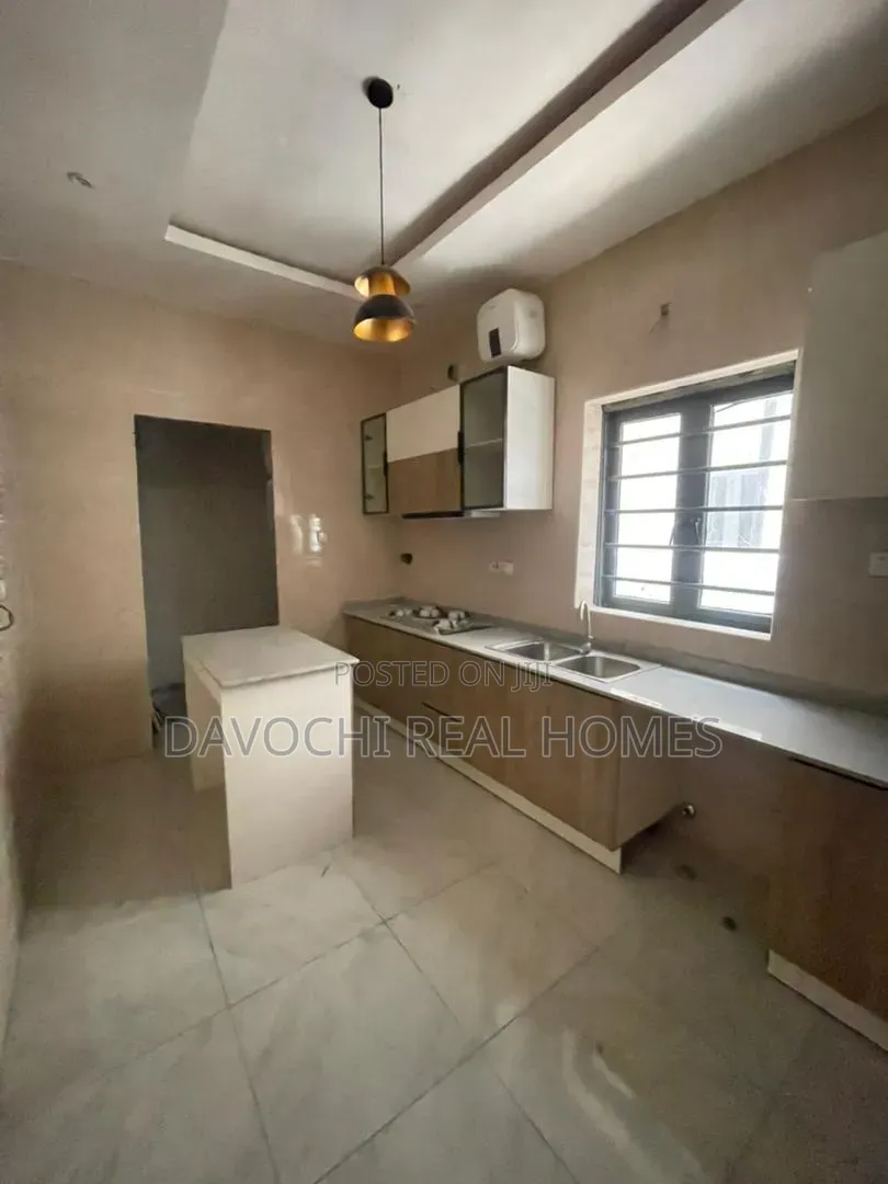 4bdrm Duplex in Lekki Phase 1 for sale in Lekki Phase 1