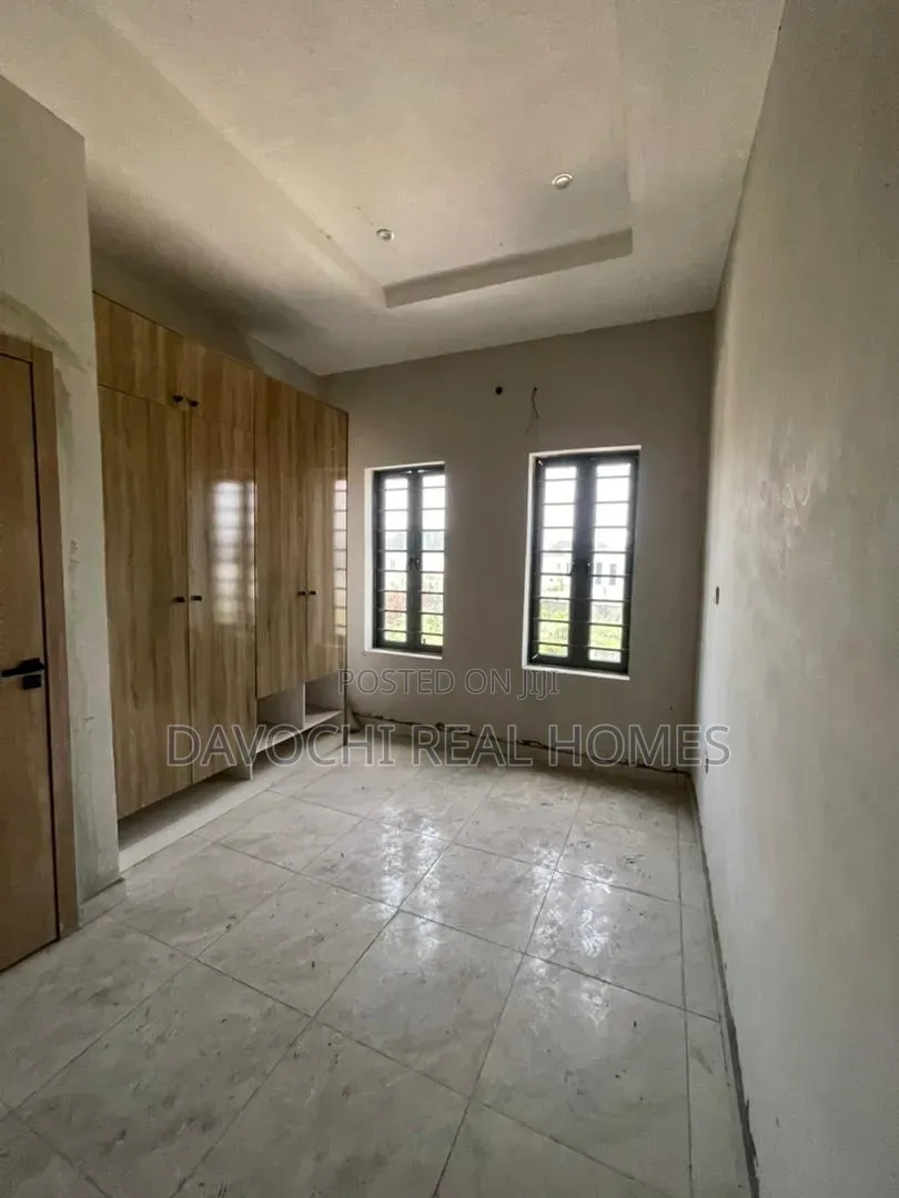 4bdrm Duplex in Lekki Phase 1 for sale in Lekki Phase 1