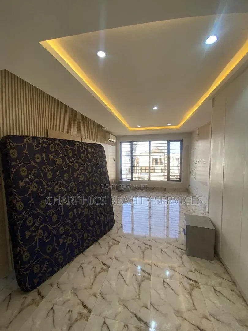 3bdrm Apartment in Lekki Phase 1 for rent in Lekki Phase 1