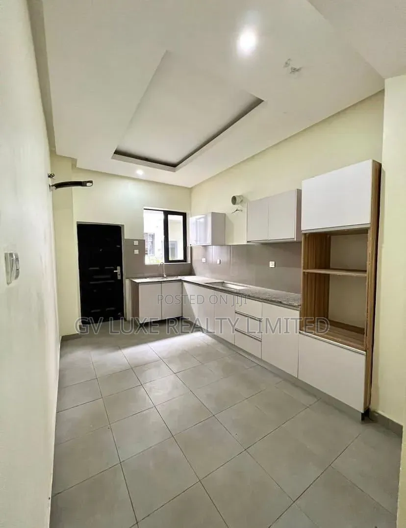 3bdrm Maisonette in Ikate for rent in Ikate-Elegushi