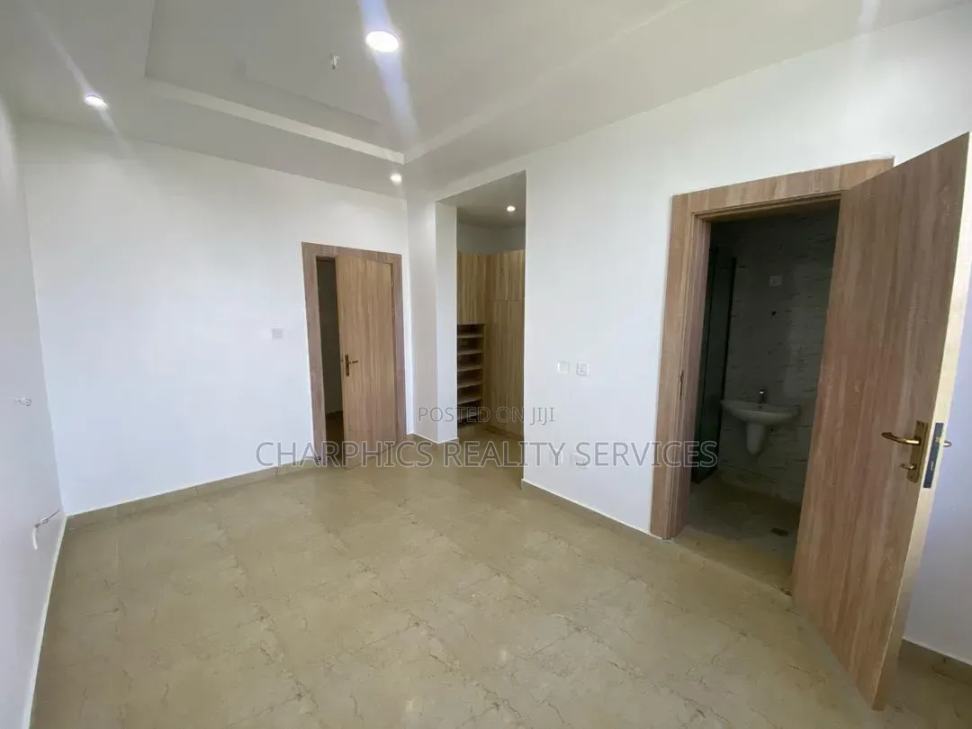 3bdrm Apartment in Adeola Odeku for rent in Adeola Odeku