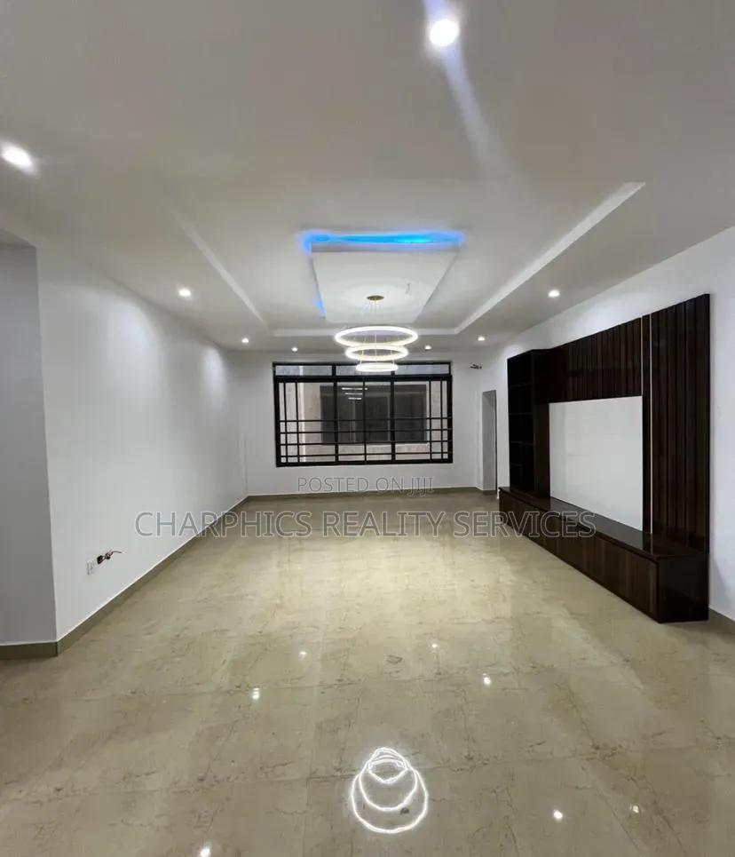 3bdrm Apartment in Adeola Odeku for rent in Adeola Odeku