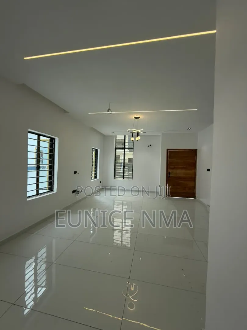4bdrm Duplex in Alasia, Ajah for sale in Ajah
