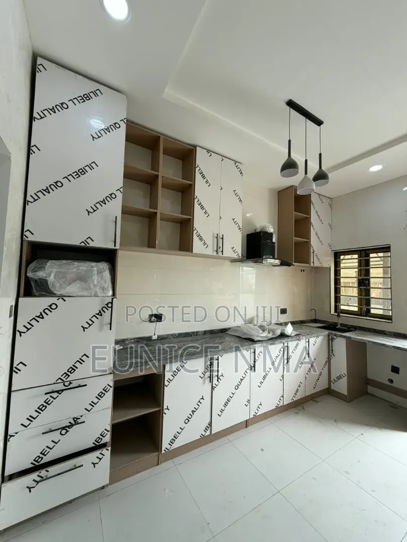 4bdrm Duplex in Alasia, Ajah for sale in Ajah