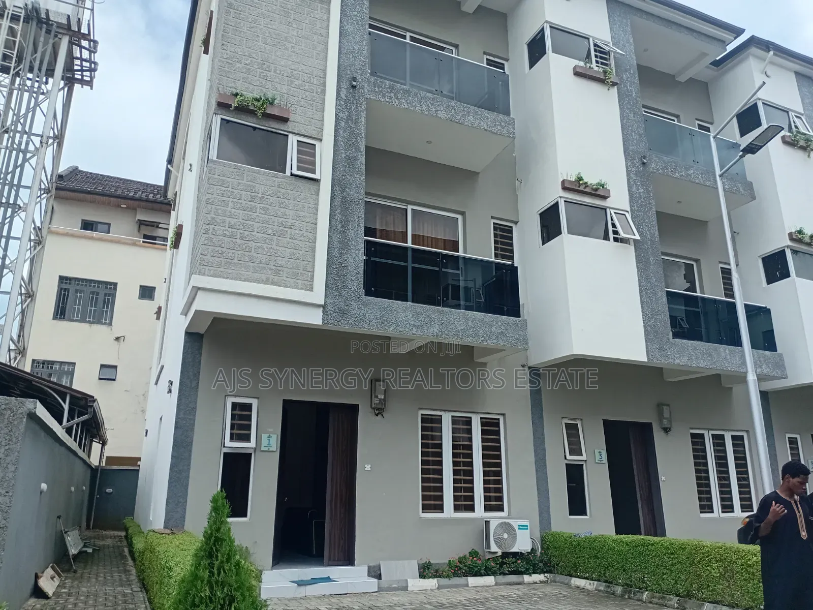 Furnished 4bdrm Apartment in Ilasan, Ikate for sale in Ikate