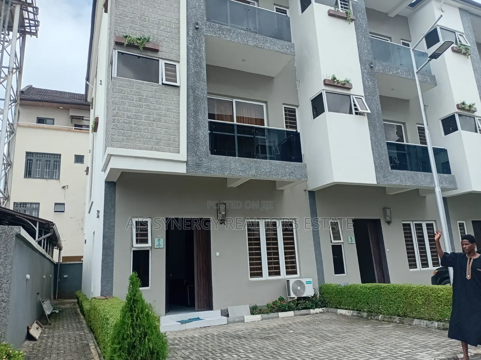 Furnished 4bdrm Apartment in Ilasan, Ikate for sale in Ikate