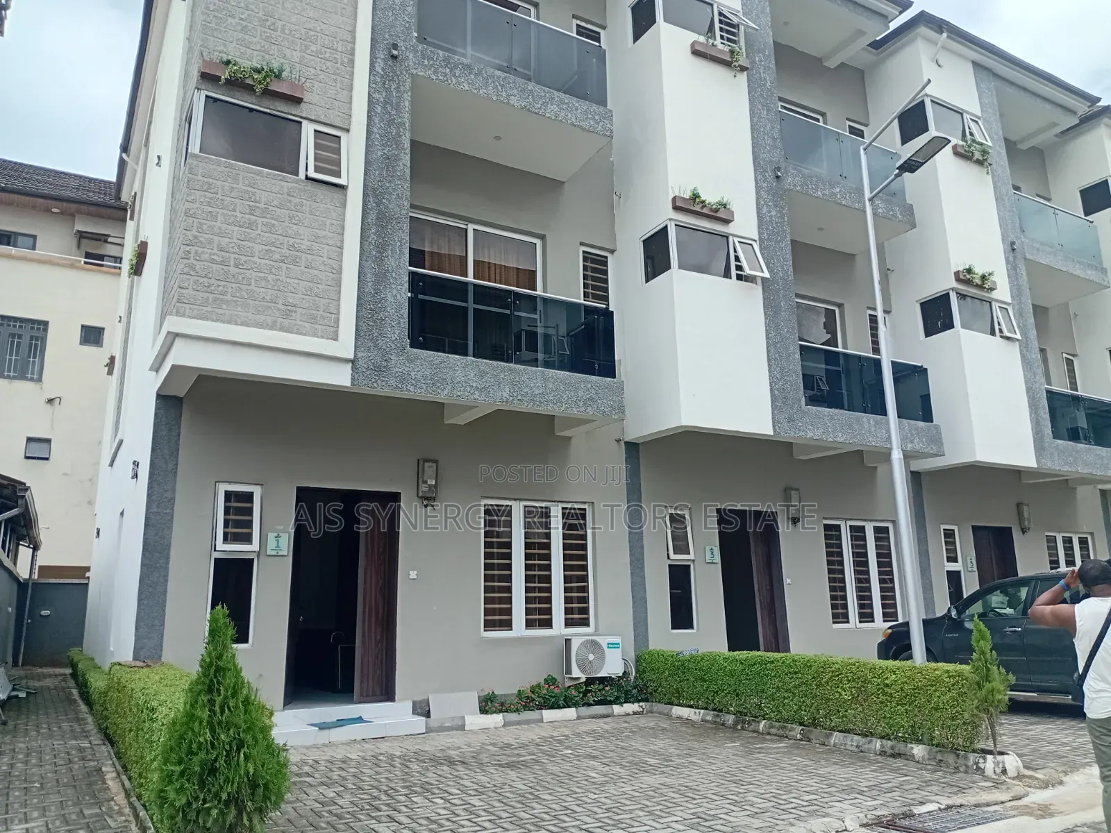 Furnished 4bdrm Apartment in Ilasan, Ikate for sale in Ikate