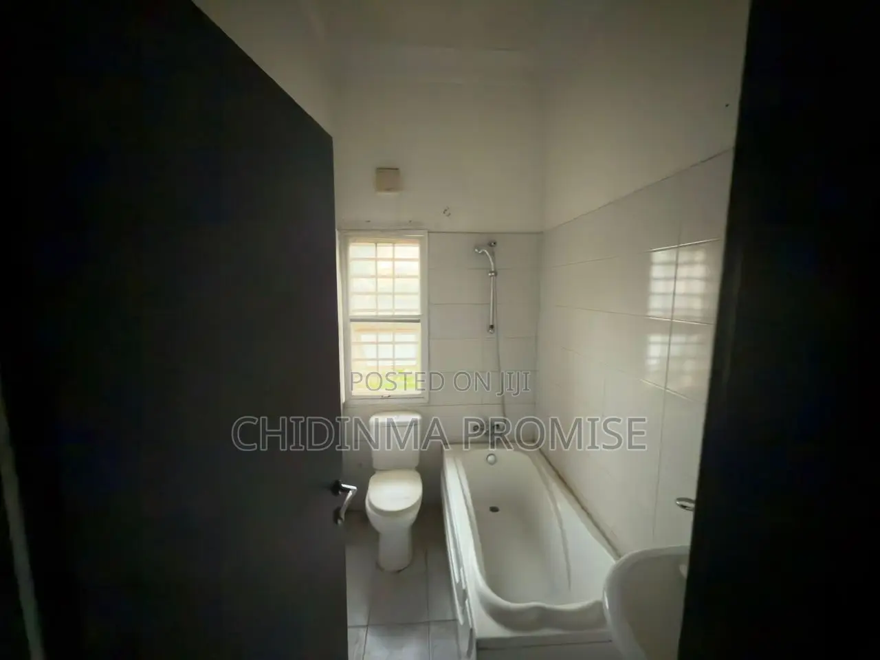 3bdrm Block of Flats in Wuye for rent in Wuye