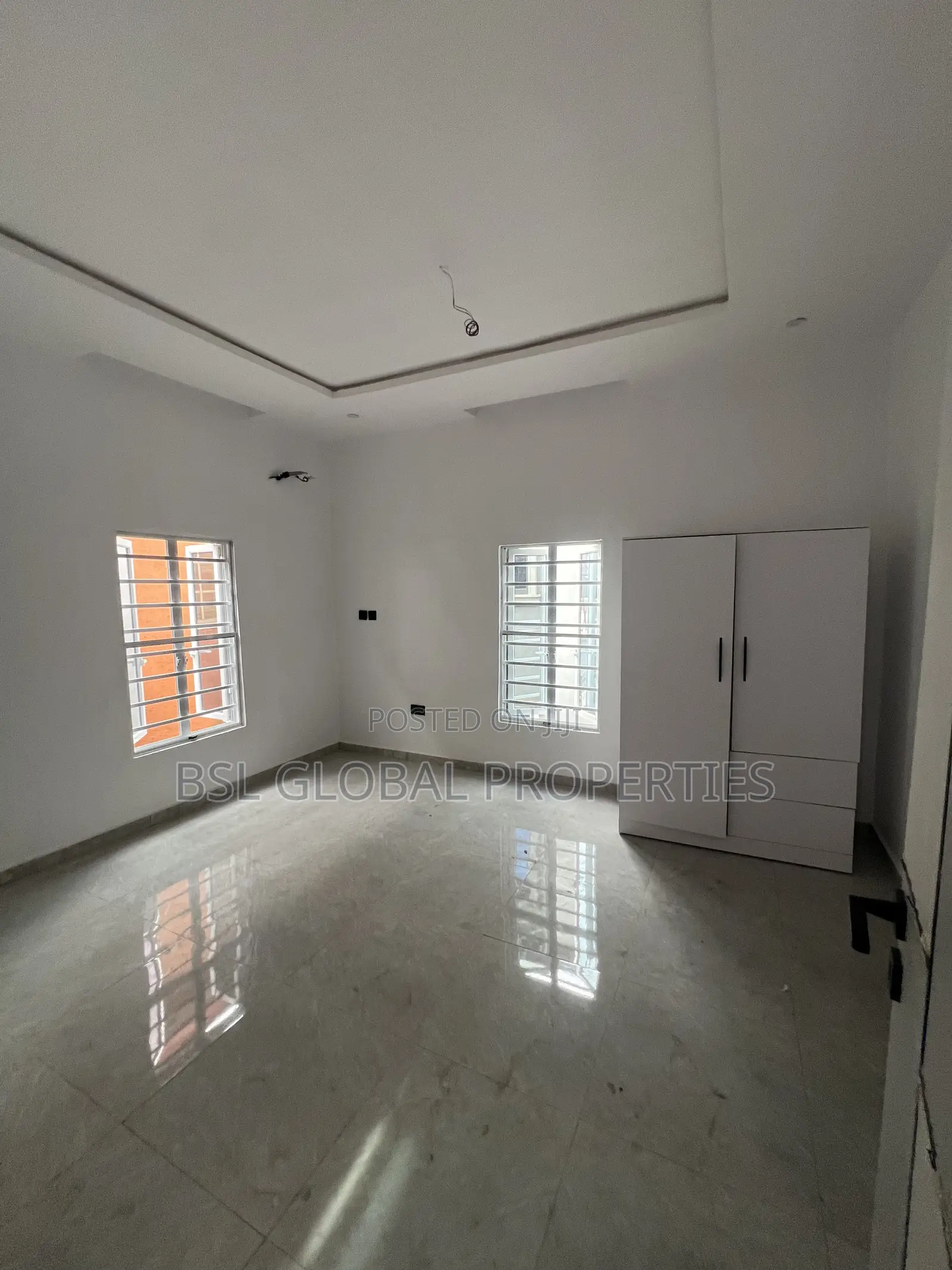 3bdrm Block of Flats in Olowora, Omole Phase 2 for rent in Omole Phase 2