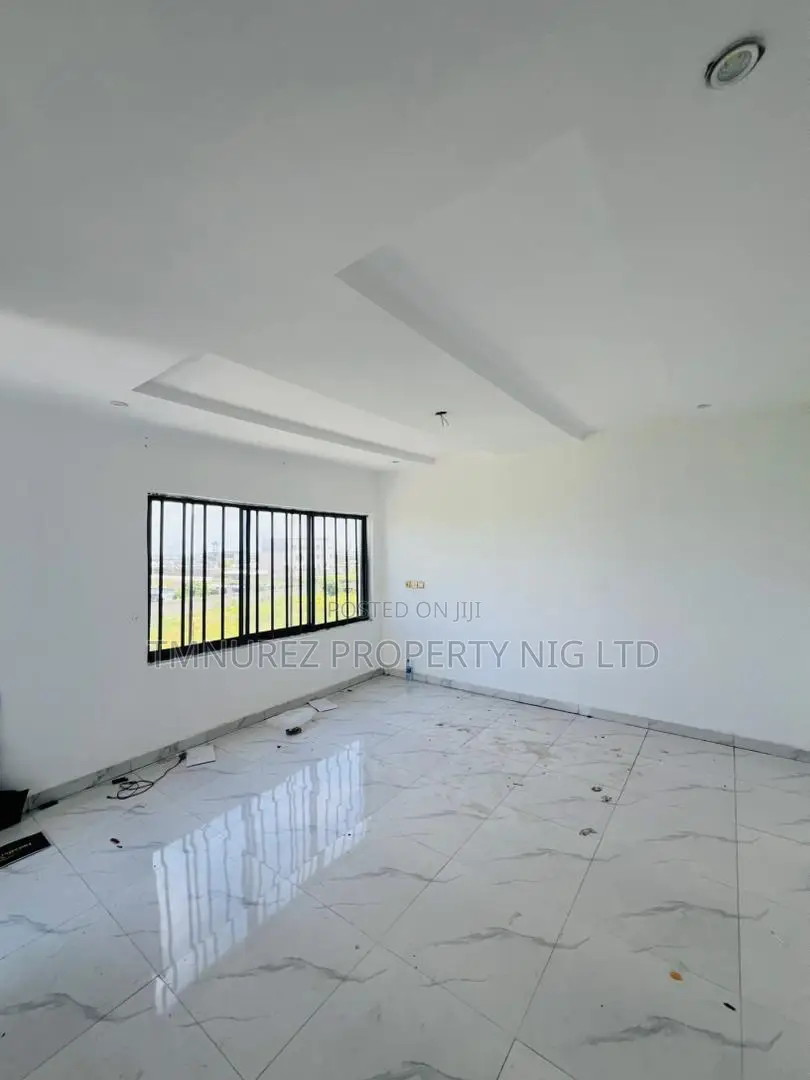 4bdrm Duplex in Inside An Estate, Chevron for rent in Chevron