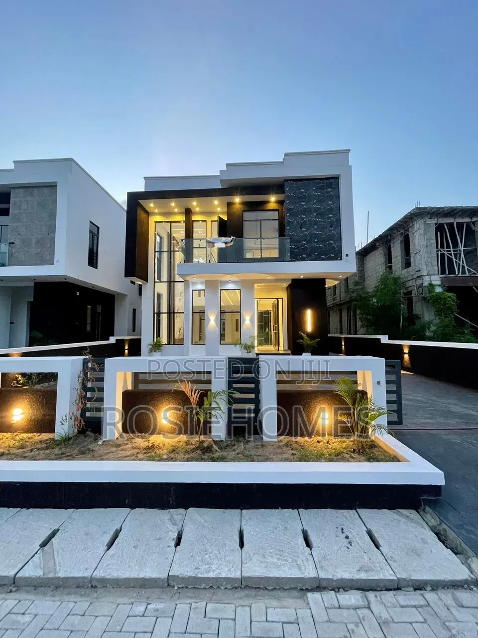 5bdrm Duplex in Lekki Country Home for sale in Lekki Expressway
