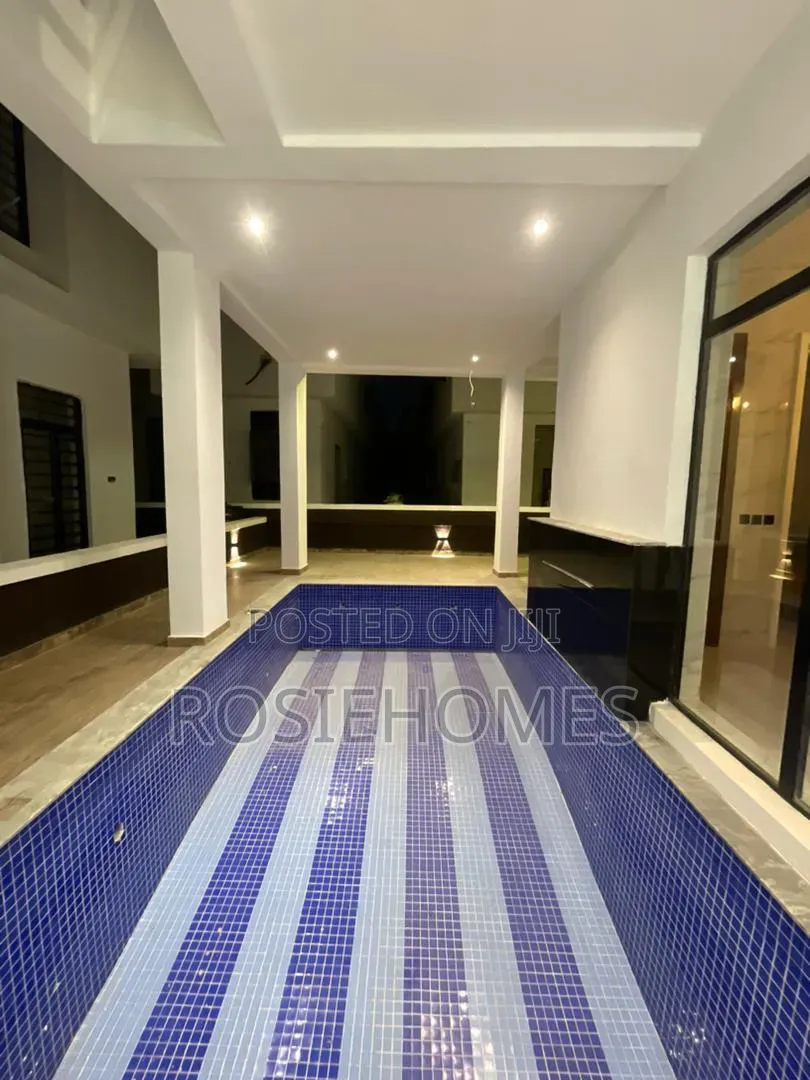 5bdrm Duplex in Lekki Country Home for sale in Lekki Expressway
