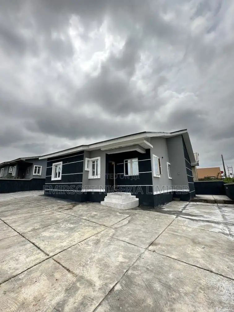 Furnished 3bdrm Bungalow in Idishin for sale in Idishin