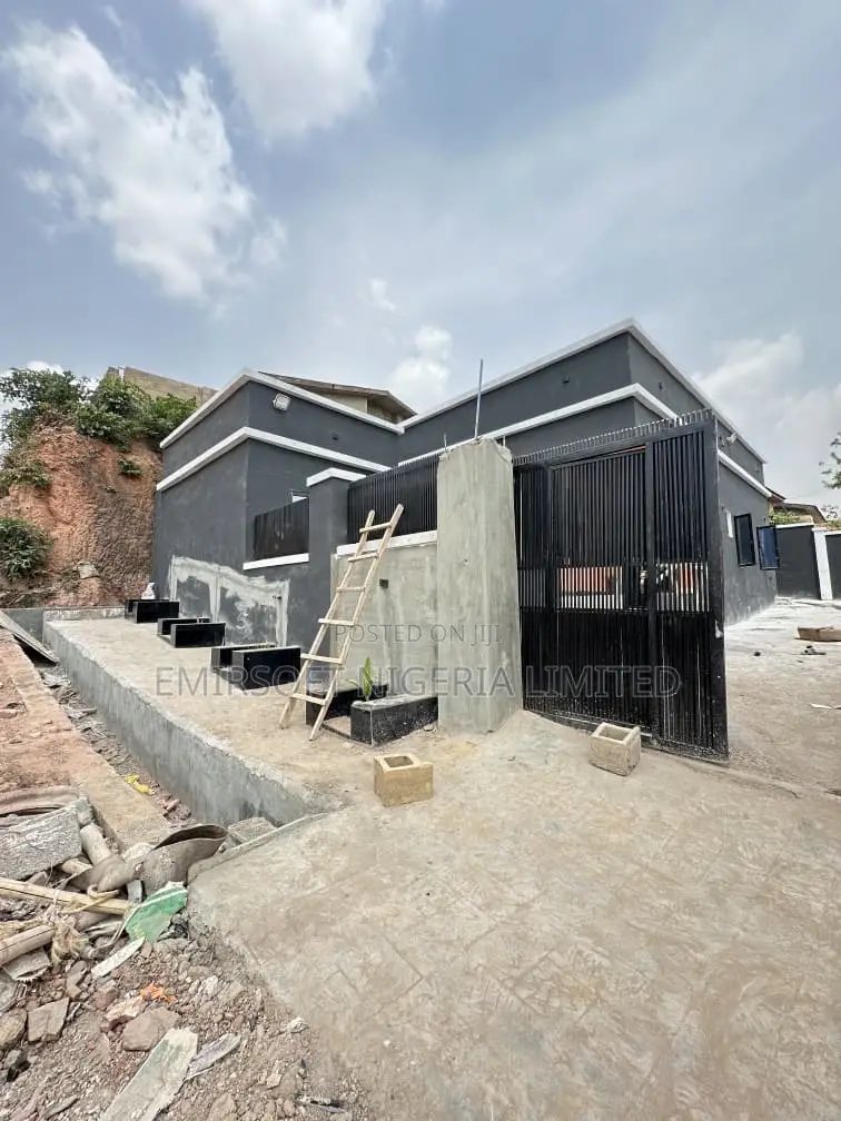 Furnished 3bdrm Bungalow in Ologuneru for sale in Ologuneru