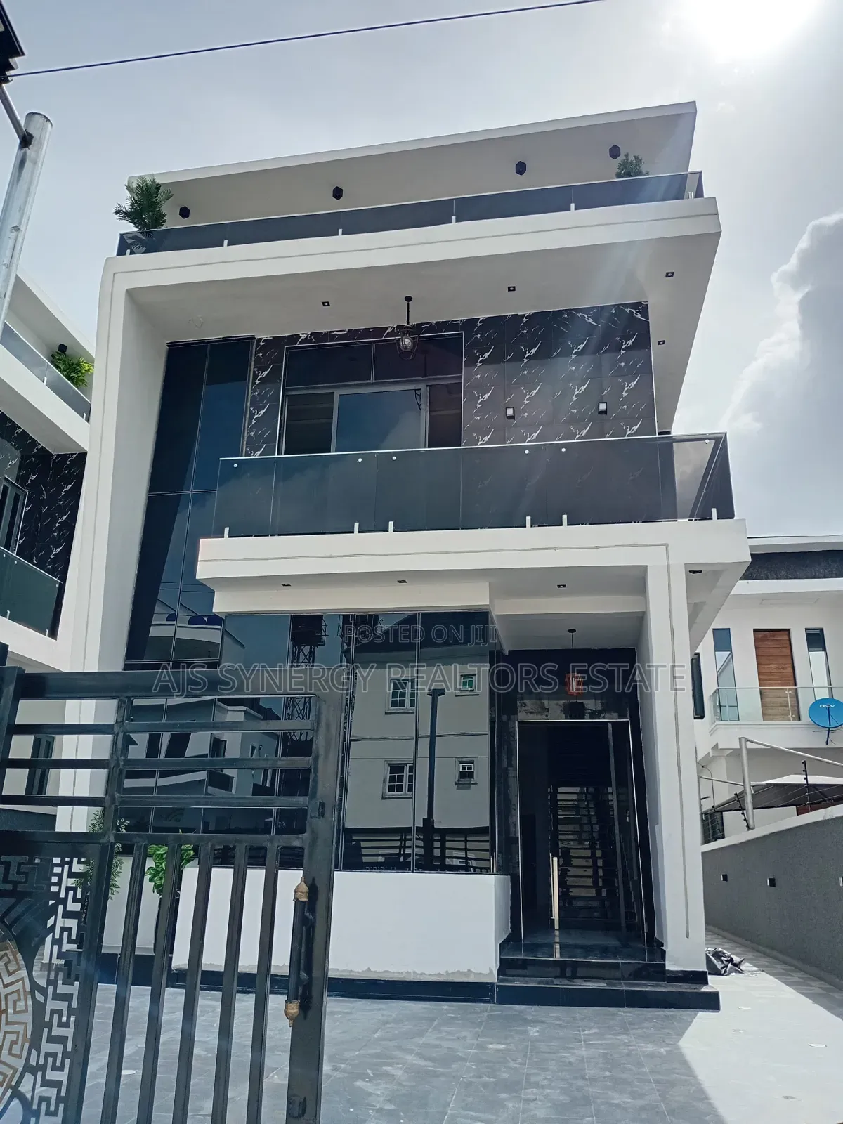 5bdrm Duplex in Oakland Estate, Sangotedo for sale in Sangotedo