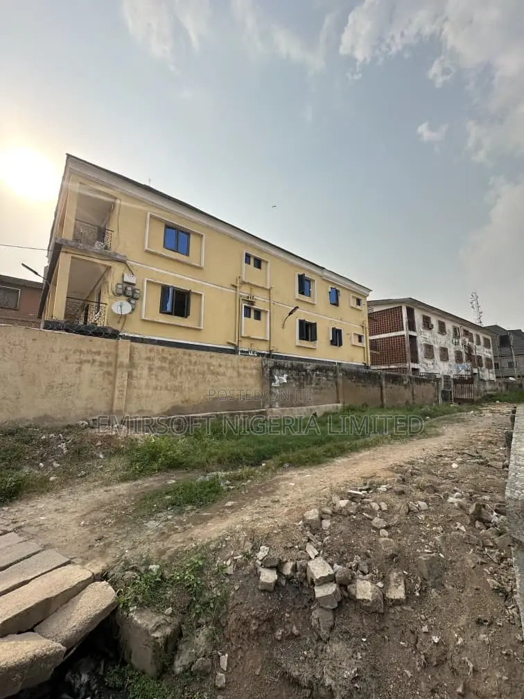 Furnished 18bdrm Apartment in Agodi for sale in Agodi